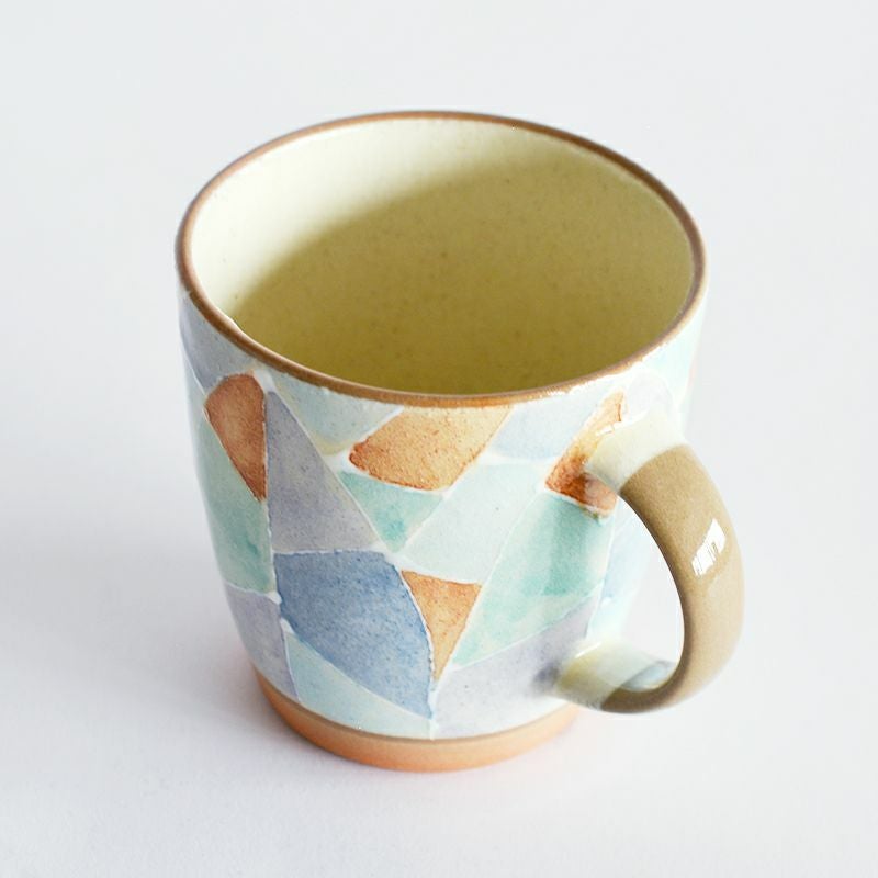 クラフト感のあるやさしい色合い