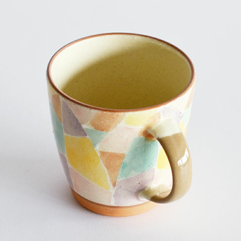 クラフト感のあるやさしい色合い