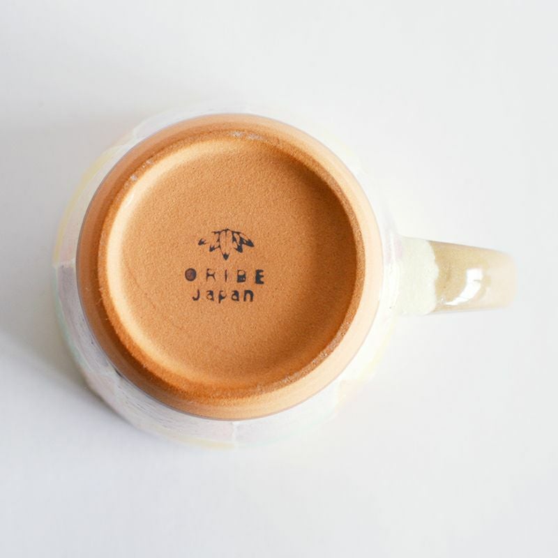 高台の素焼きがアクセントになっています