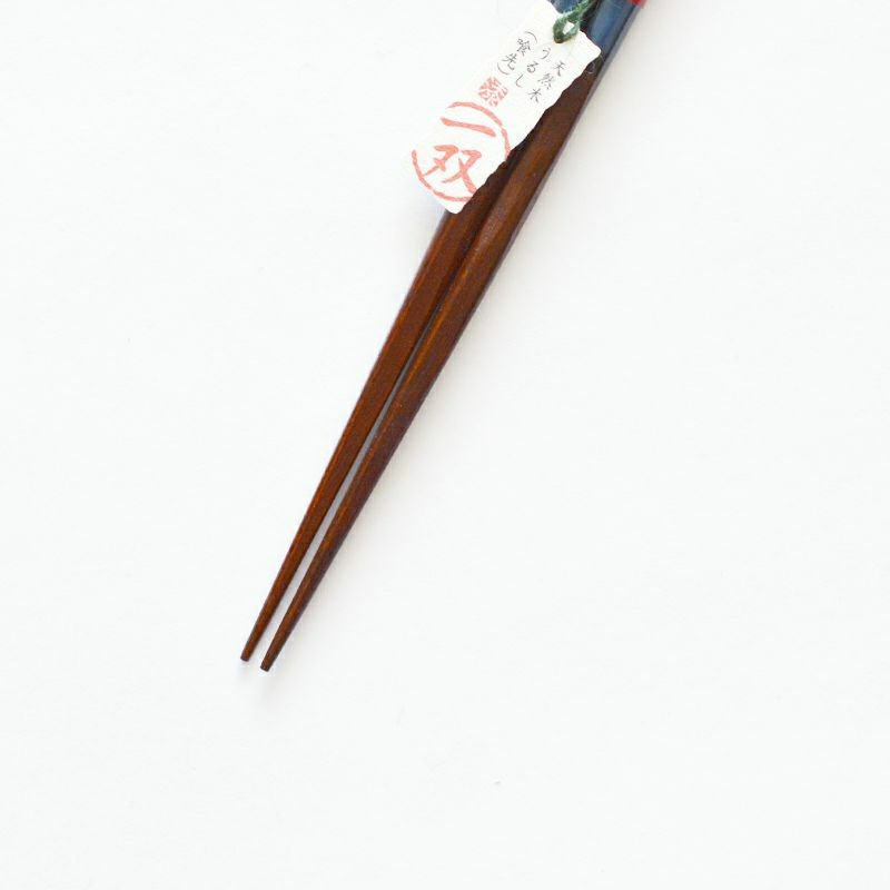 細く摘まみやすい箸先です