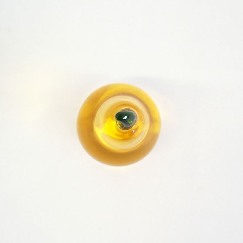 透明感のある涼しげなフルーツです