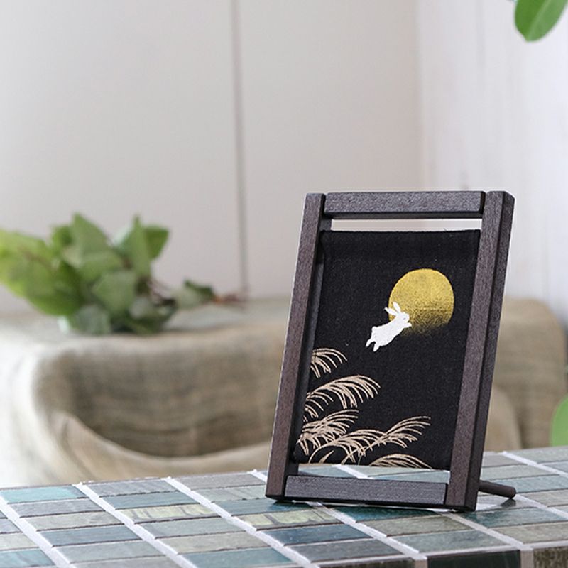 おうちの中の小さな空間に飾れる、小さな麻の絵こよみです