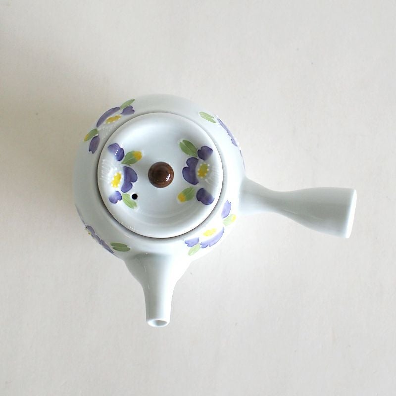 ぽってりとした丸みがかわいい急須です