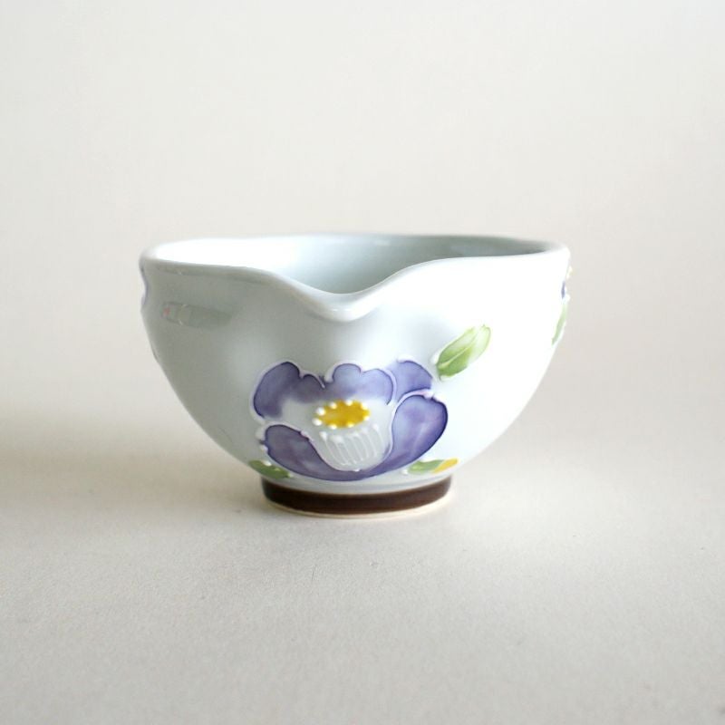 湯冷ましだけでなく、ドレッシング入れなどにも使えます