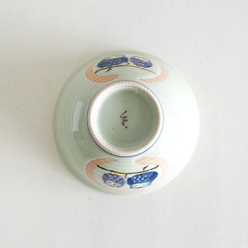 裏には窯元の印が入っています