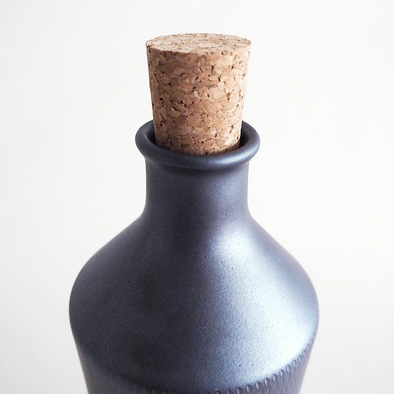 コルク栓が付きます