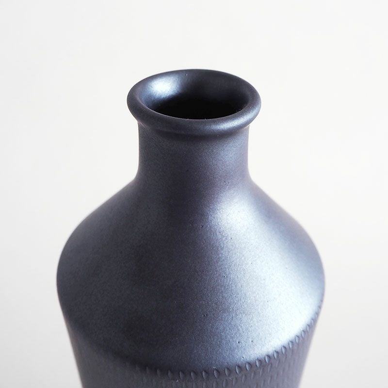 ラジウム鉱石を含む器 スリムボトル 黒｜和食器通販｜織部 Online