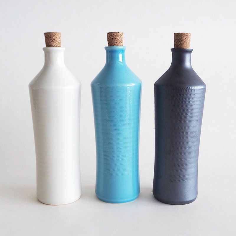 白・青・黒の3色がございます