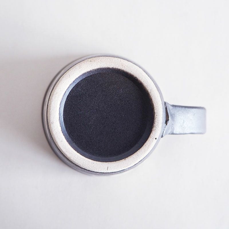 安定感のある形状です