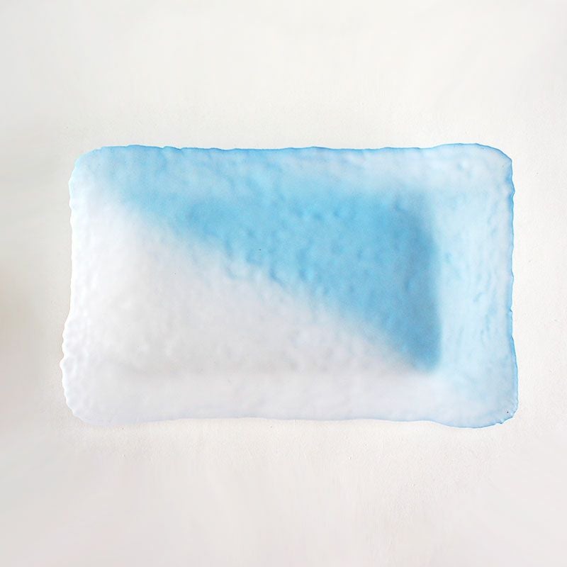 氷のような表情が美しい