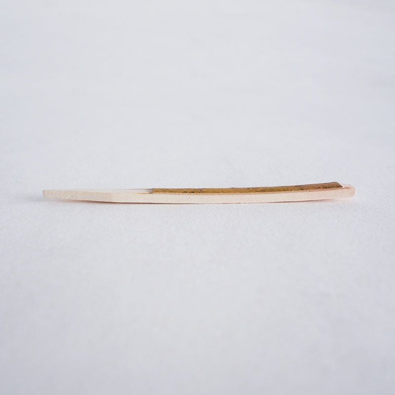 クロモジの爽やかな香りと殺菌作用のある楊枝です