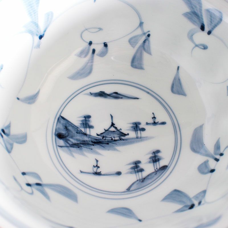 濃淡のある山水画が美しい