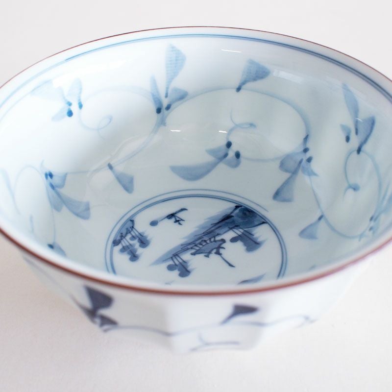 濃淡のある山水画が美しい