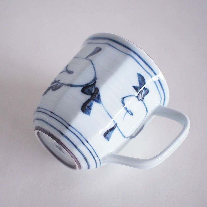 軽くて使いやすいシンプルな形状です