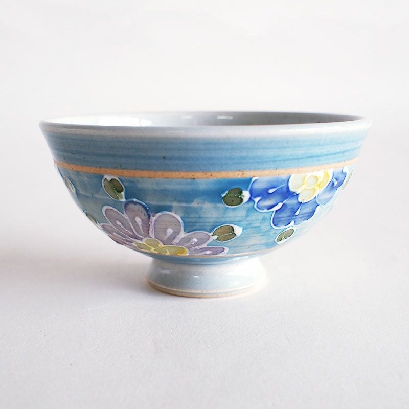 一珍とは釉薬を絞り出して絵柄を付ける手法です