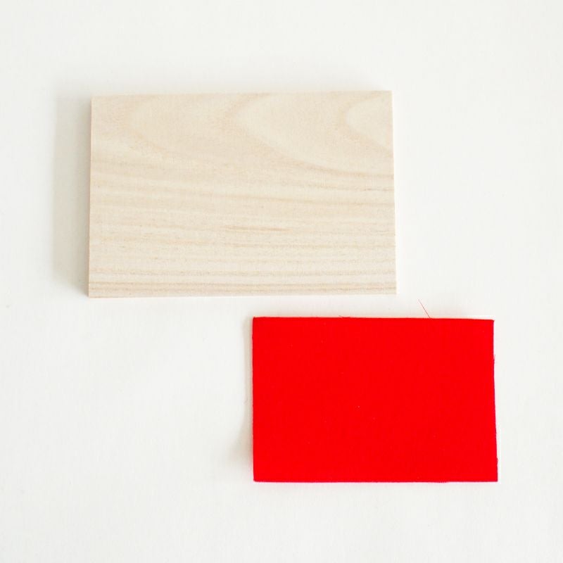 木板と毛氈がついています