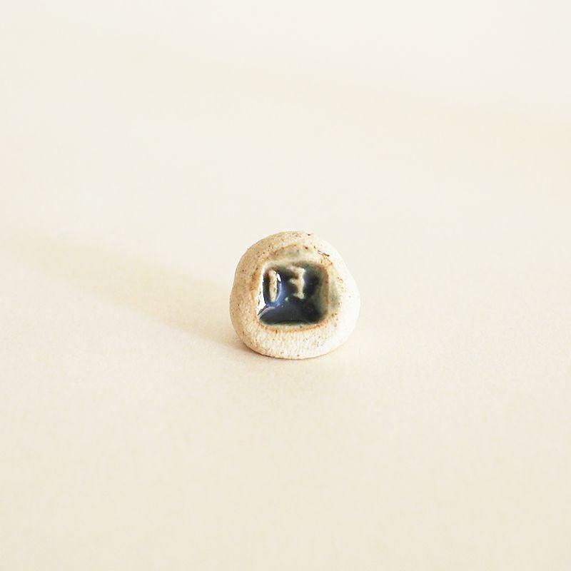 豊大窯の「ほ」の字の陶製の看板がついています