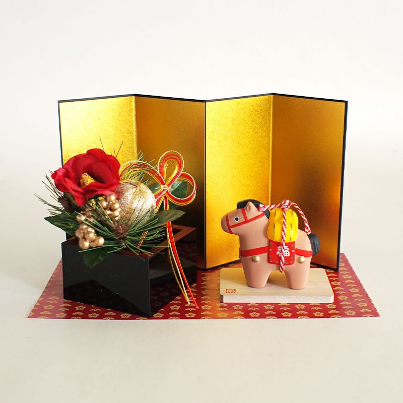 箱についている敷き紙で飾るとかわいい雰囲気になります