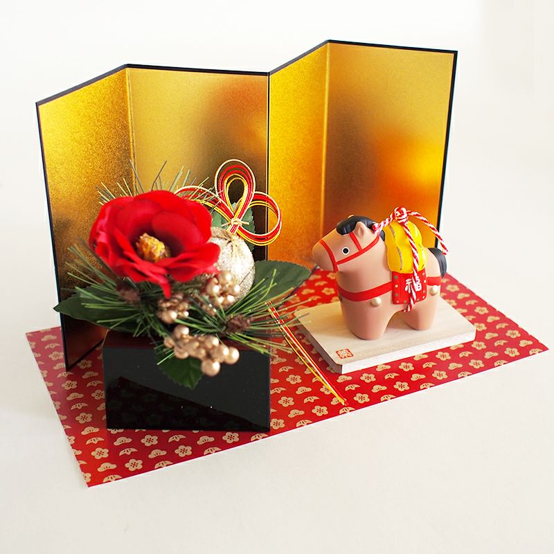 玄関やリビングなどに飾って新年を迎えましょう