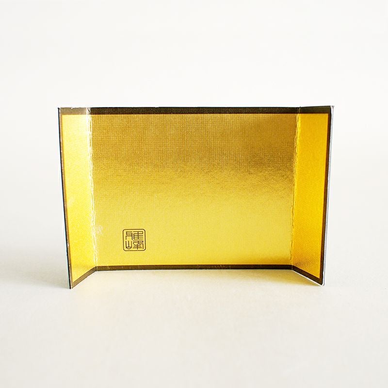 金の屏風がついています