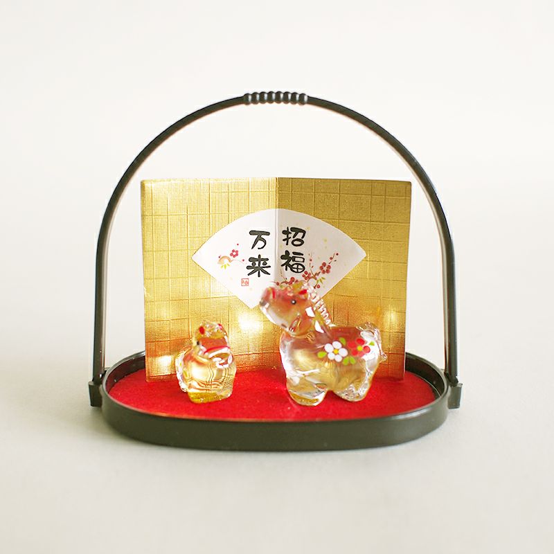 親子の午の小さなガラスの干支です