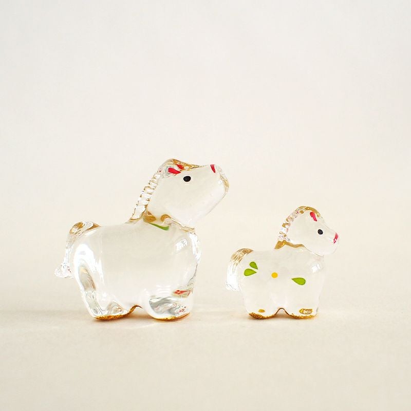 午は力強く駆ける馬の姿から、発展や成功を導くと信じられています