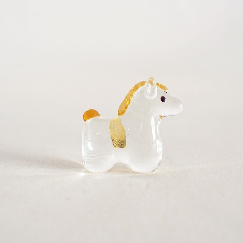 ちいさな午の置物つき