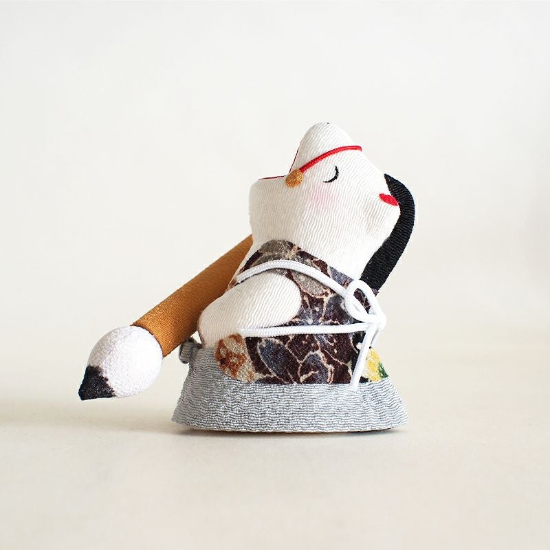 午は力強く駆ける馬の姿から、発展や成功を導くと信じられています