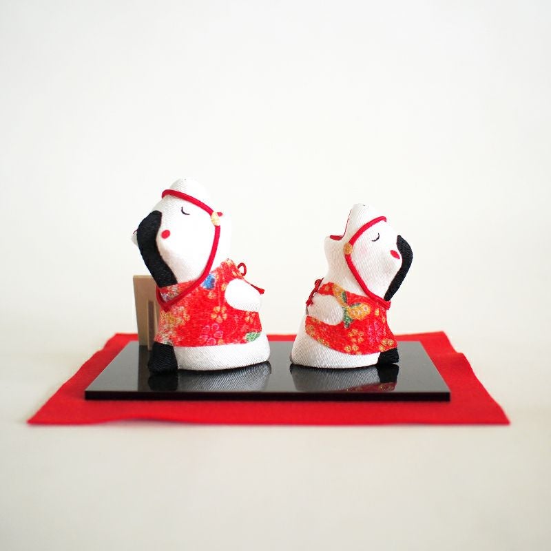 毎年、大人気の大笑いす干支の置物です