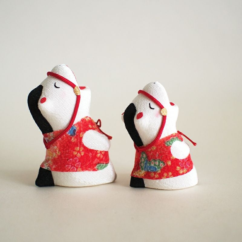 午は力強く駆ける馬の姿から、発展や成功を導くと信じられています