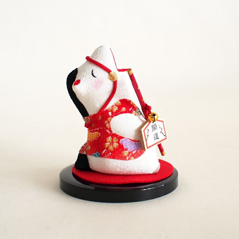 大笑いをしている、愛らしい午の干支飾りです