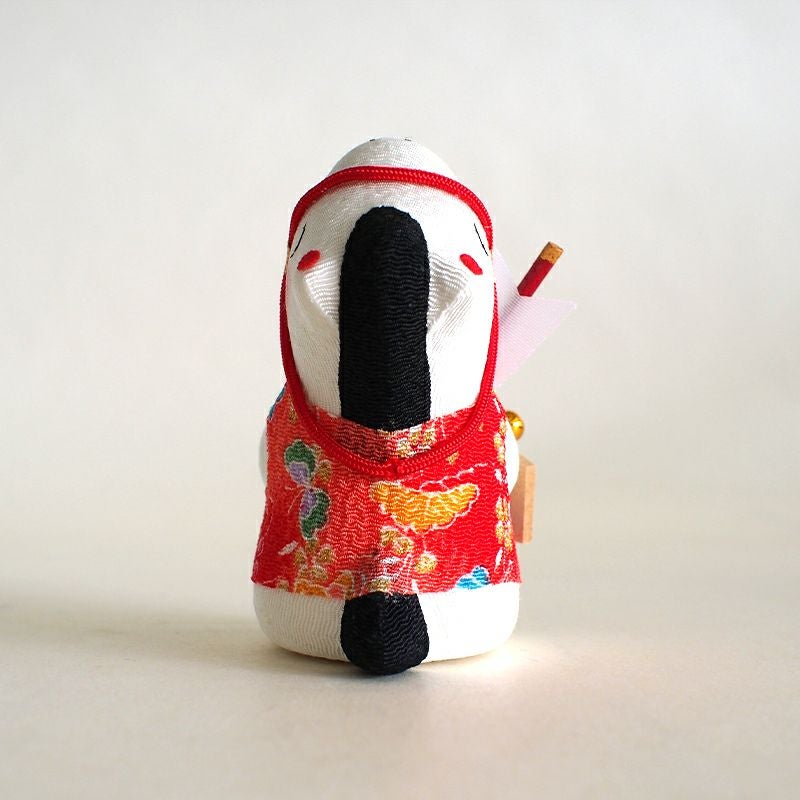 笑顔で破魔矢を抱える姿は、すべての災いを笑い飛ばしてくれそうです