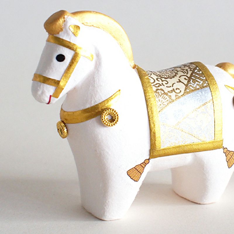 凛として上品なた佇まいの午です