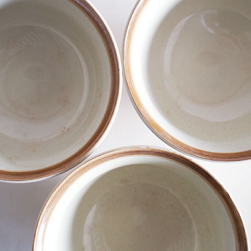 ラインの濃淡に個体差があります