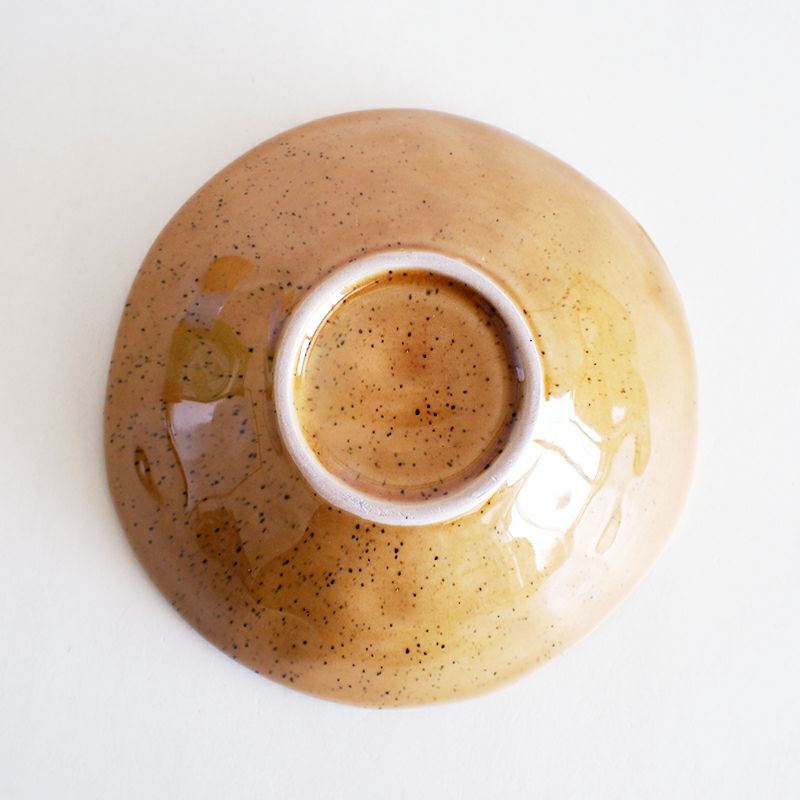 シンプルな形状で使い勝手のよいうつわです