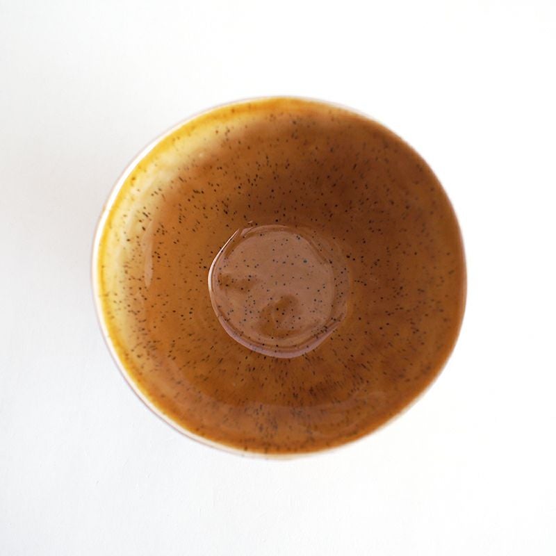 やさしい風合いの色合いが料理を引き立てます