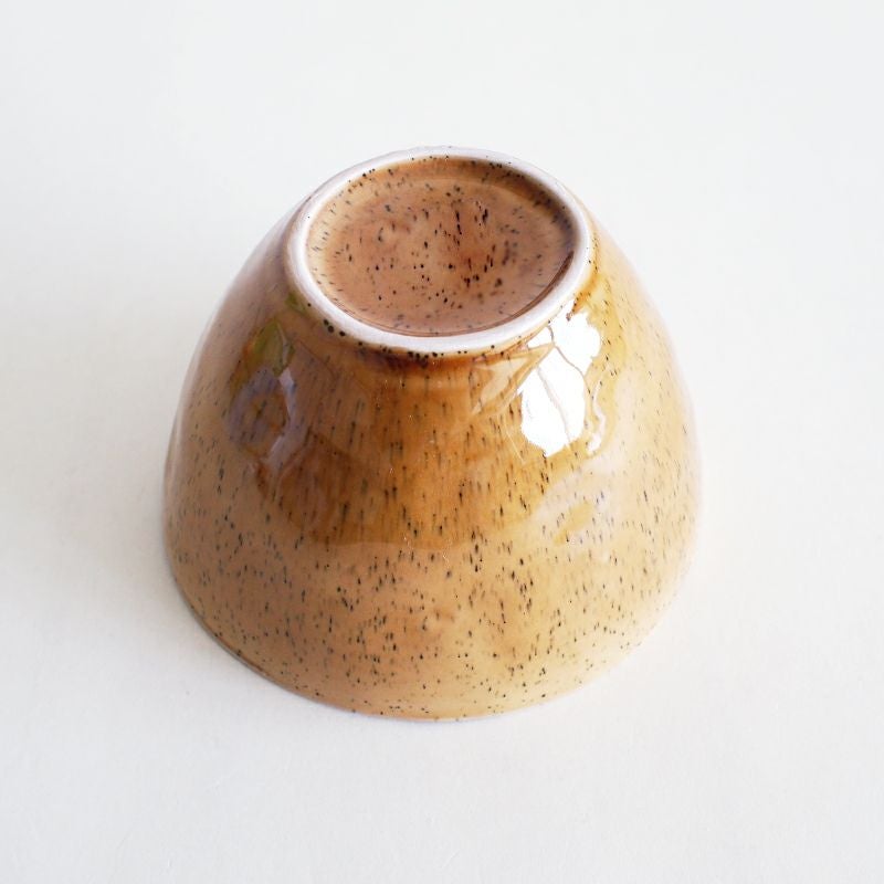 シンプルな形状で使い勝手のよいうつわです