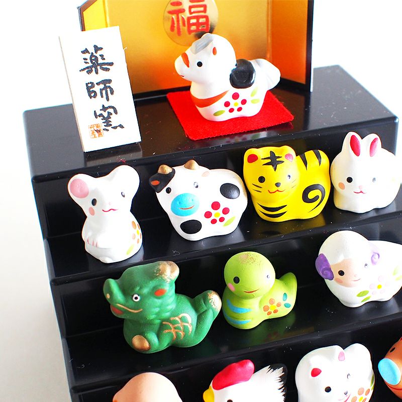 コンパクトなので玄関やリビングなどに飾れます