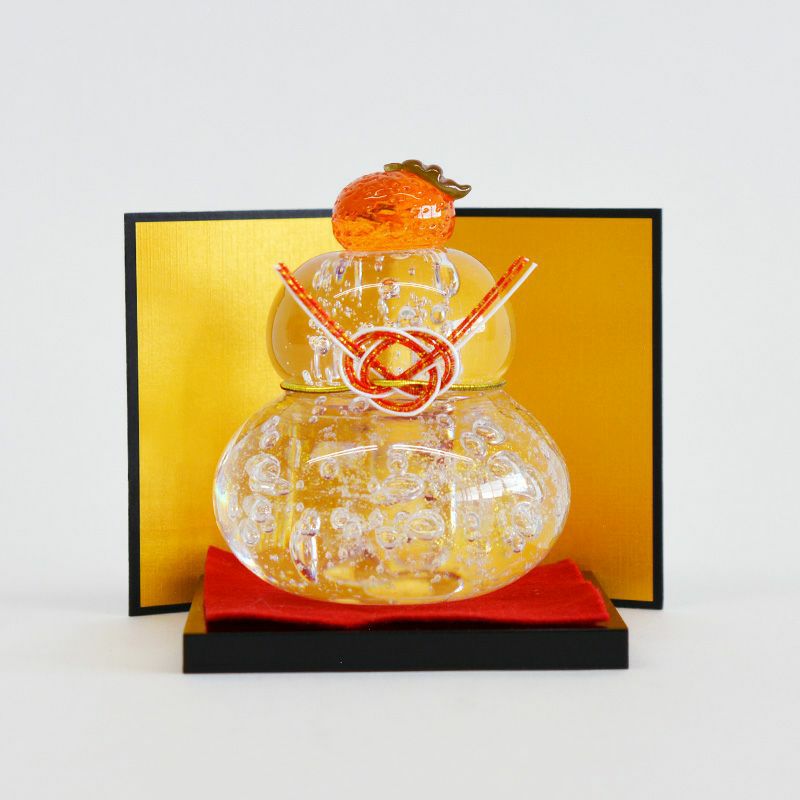 小さな吹きガラス工房「studio08」のガラスの鏡餅です