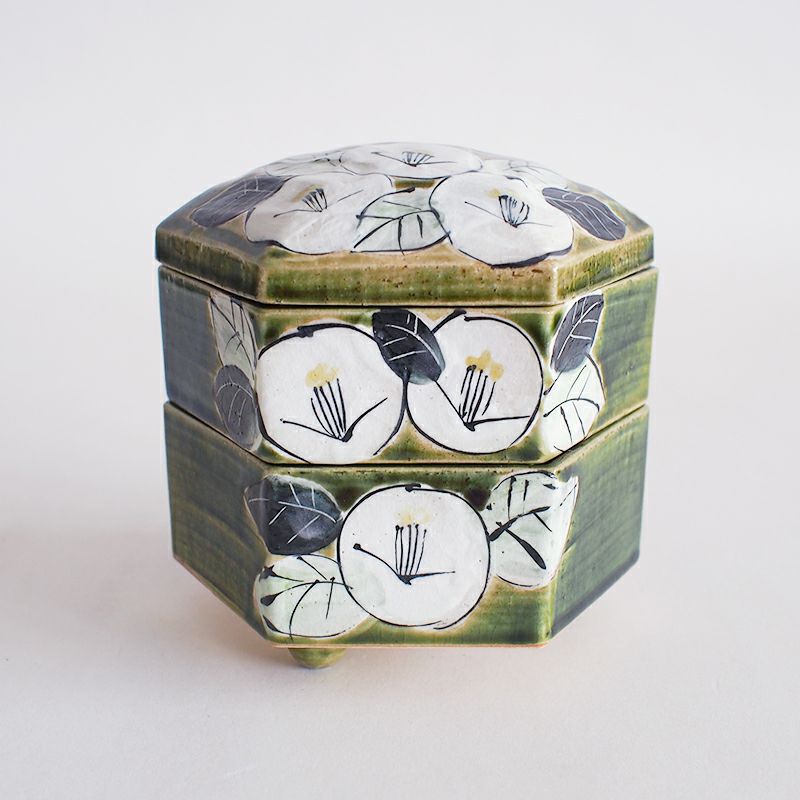 美濃焼の醍醐味を感じる六角二段重です