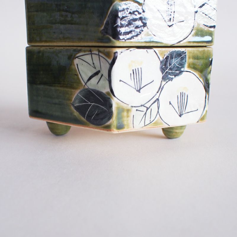 緑釉白椿 二段重｜和食器通販｜織部 Online Store【公式】