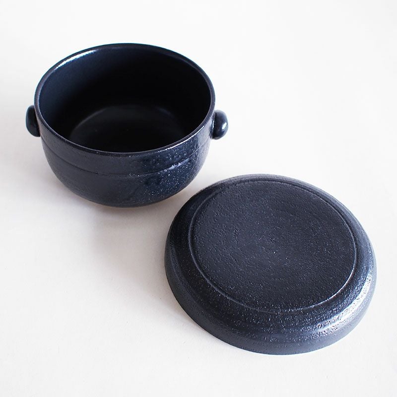 お手入れもかんたんで使い勝手のよいおひつです