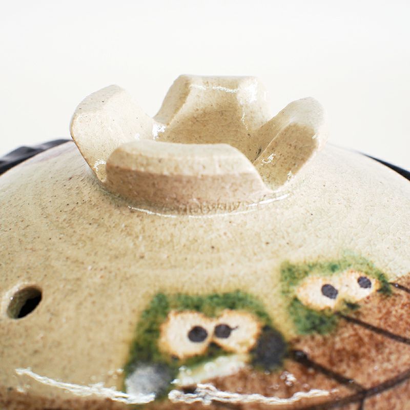 切込みのある蓋の取っ手です