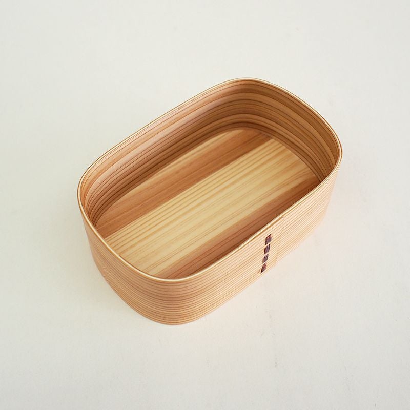 今日は何をつめようかと楽しくなるお弁当箱です