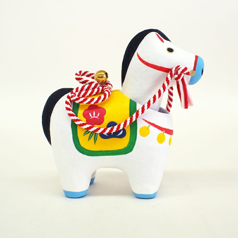 昔から人気のある張り子の首振り人形です