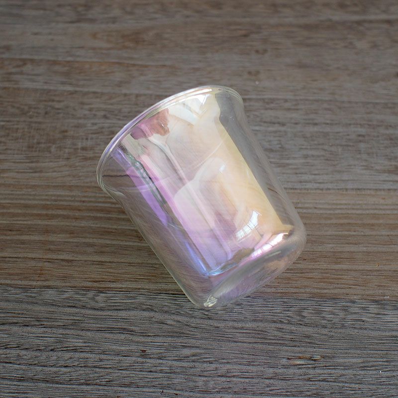 軽くて持ちやすく、手にしっくりと馴染む形状です