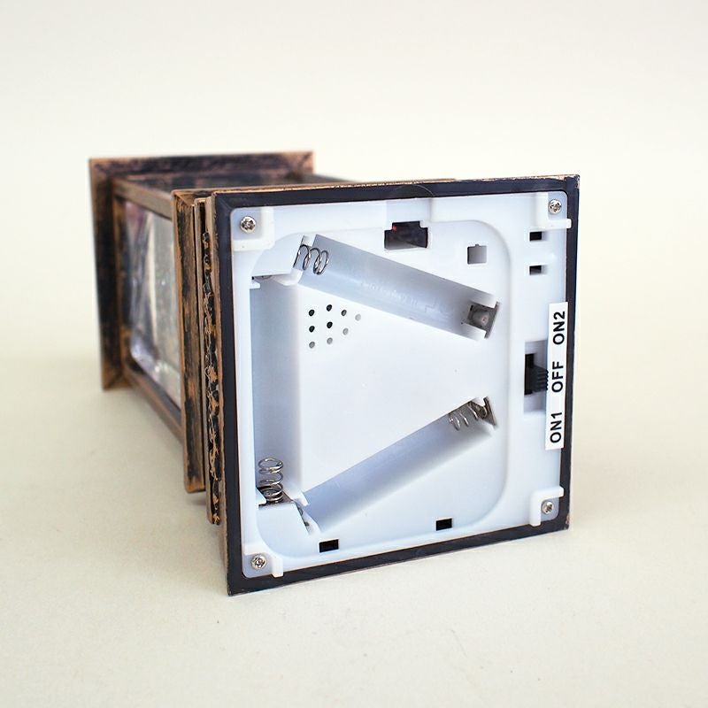 USBと単4電池3本のどちらかでご使用いただけます