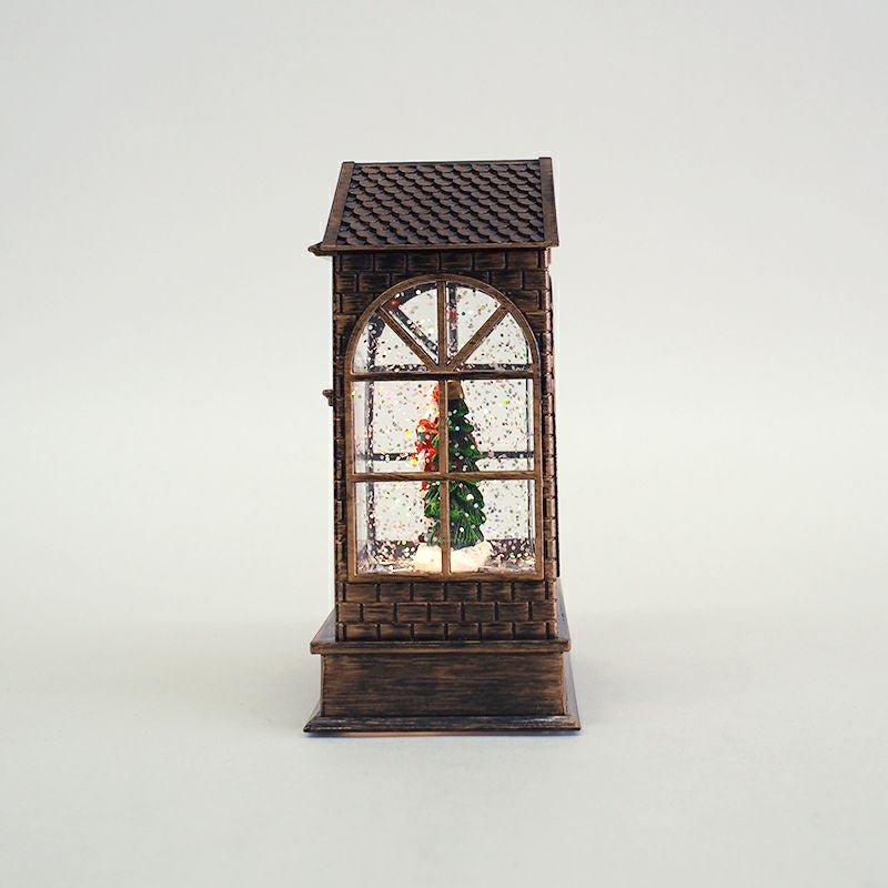 クリスマスムードたっぷりのスノードームです