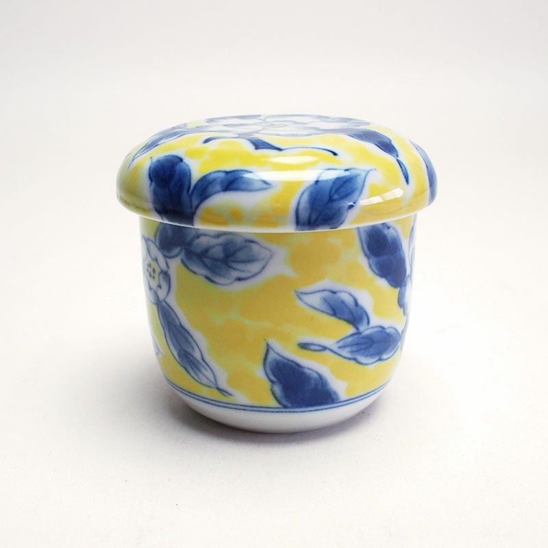 黄と青のコントラストが美しい碗です