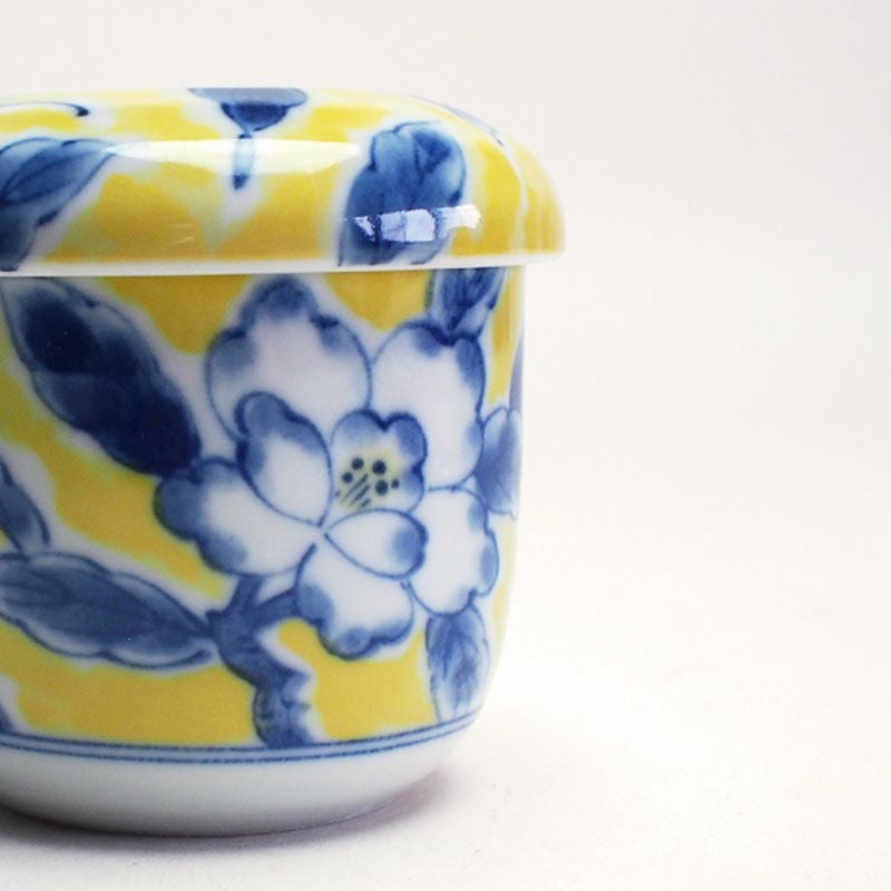 黄と青と白の絶妙な色彩が美しい